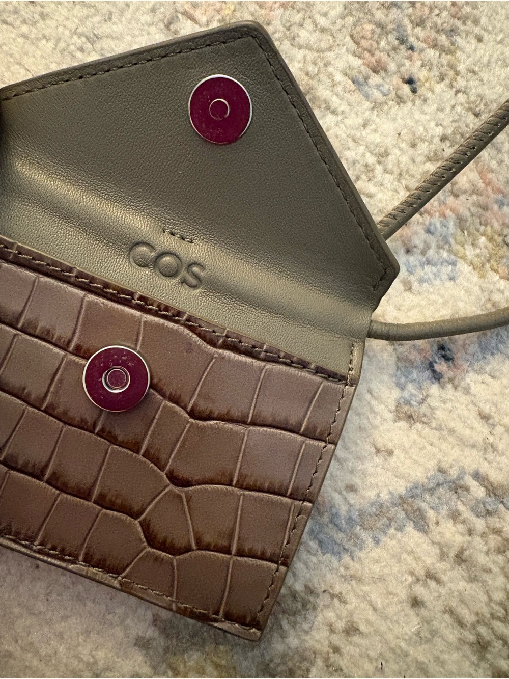 COS Croc Effect Leather Card Holder - Beige - Picture 2 of 3